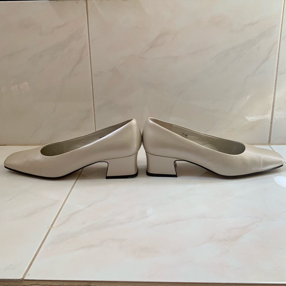 Caressa Ultima Series, 9½ M leather pumps - Picture 8 of 12
